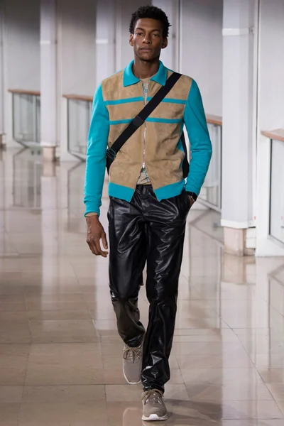 Look 30